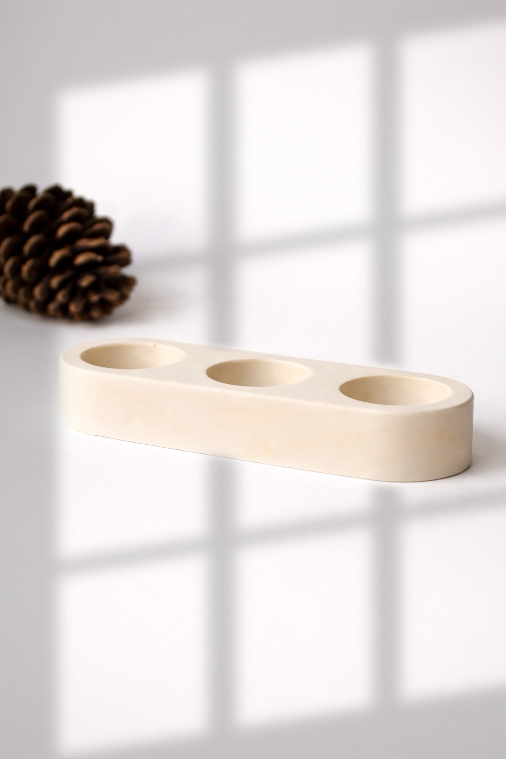 Trio holder